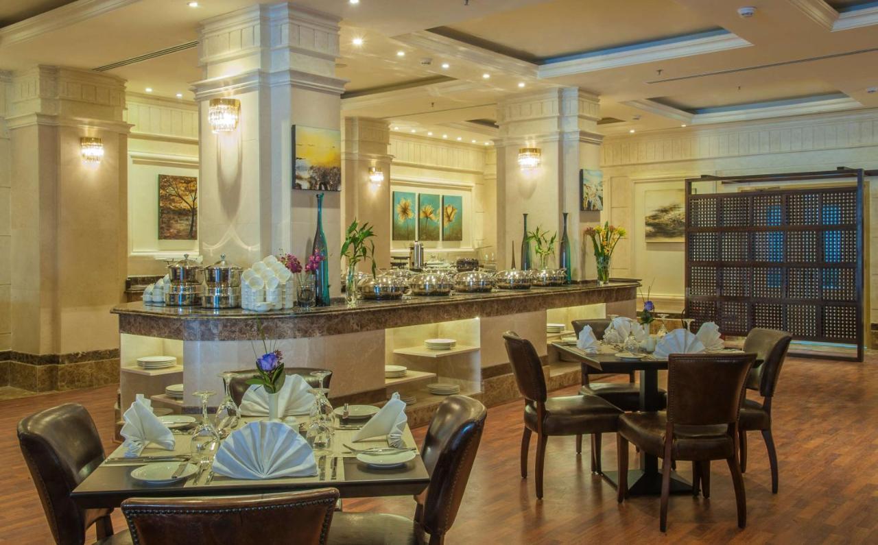 Radisson Blu Hotel, Dhahran Al Khobar Exterior foto