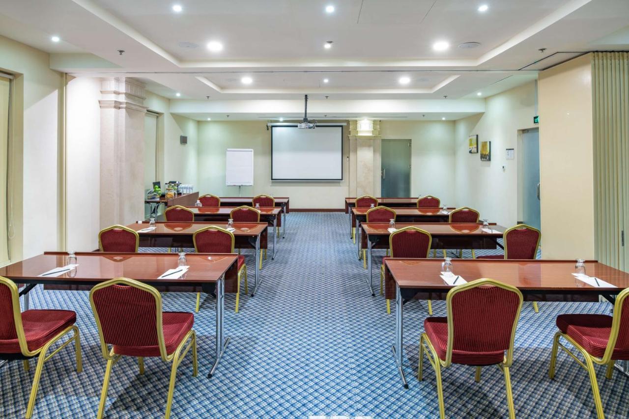 Radisson Blu Hotel, Dhahran Al Khobar Exterior foto